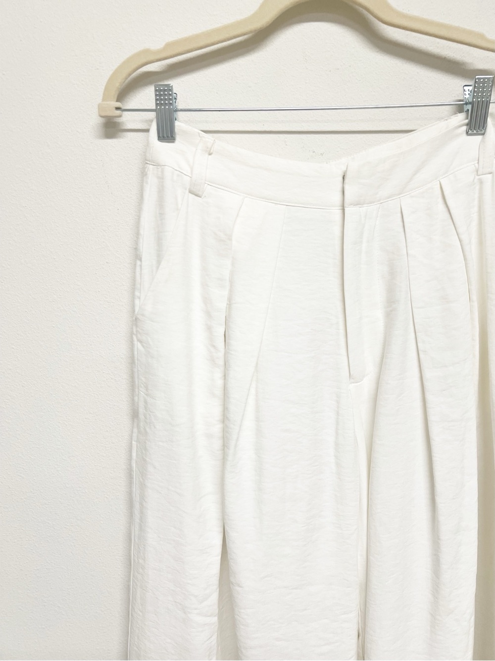 SNDYS. Womens White Modern Wide Leg Lightweight Rayon High Rise Pleated Pants - Picture 3 of 8